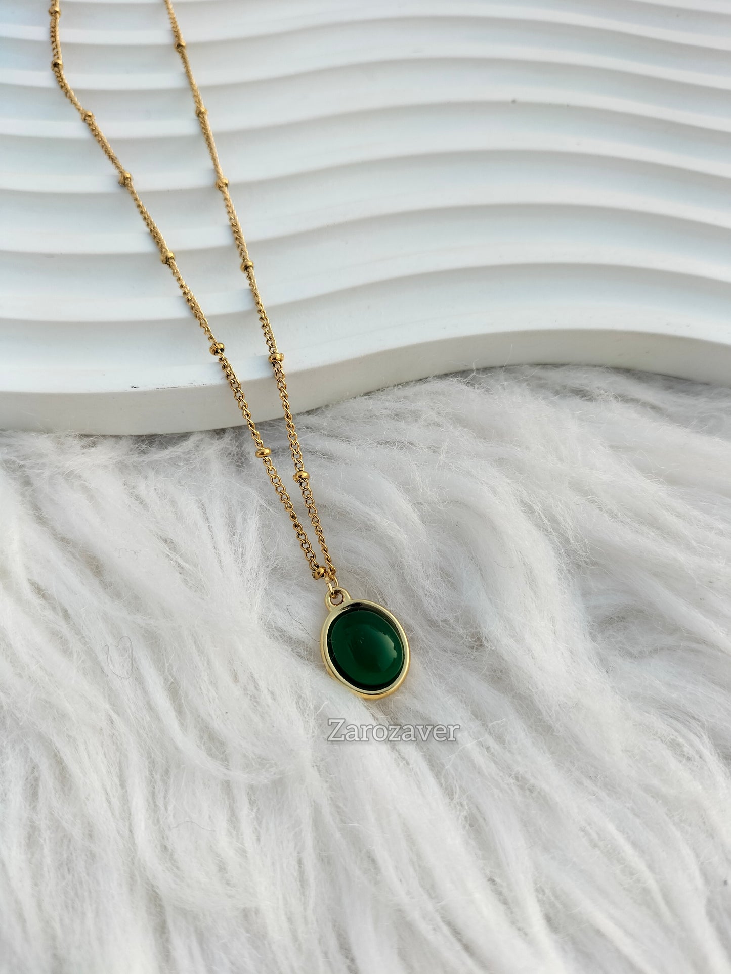 Luna Necklace (Emerald)