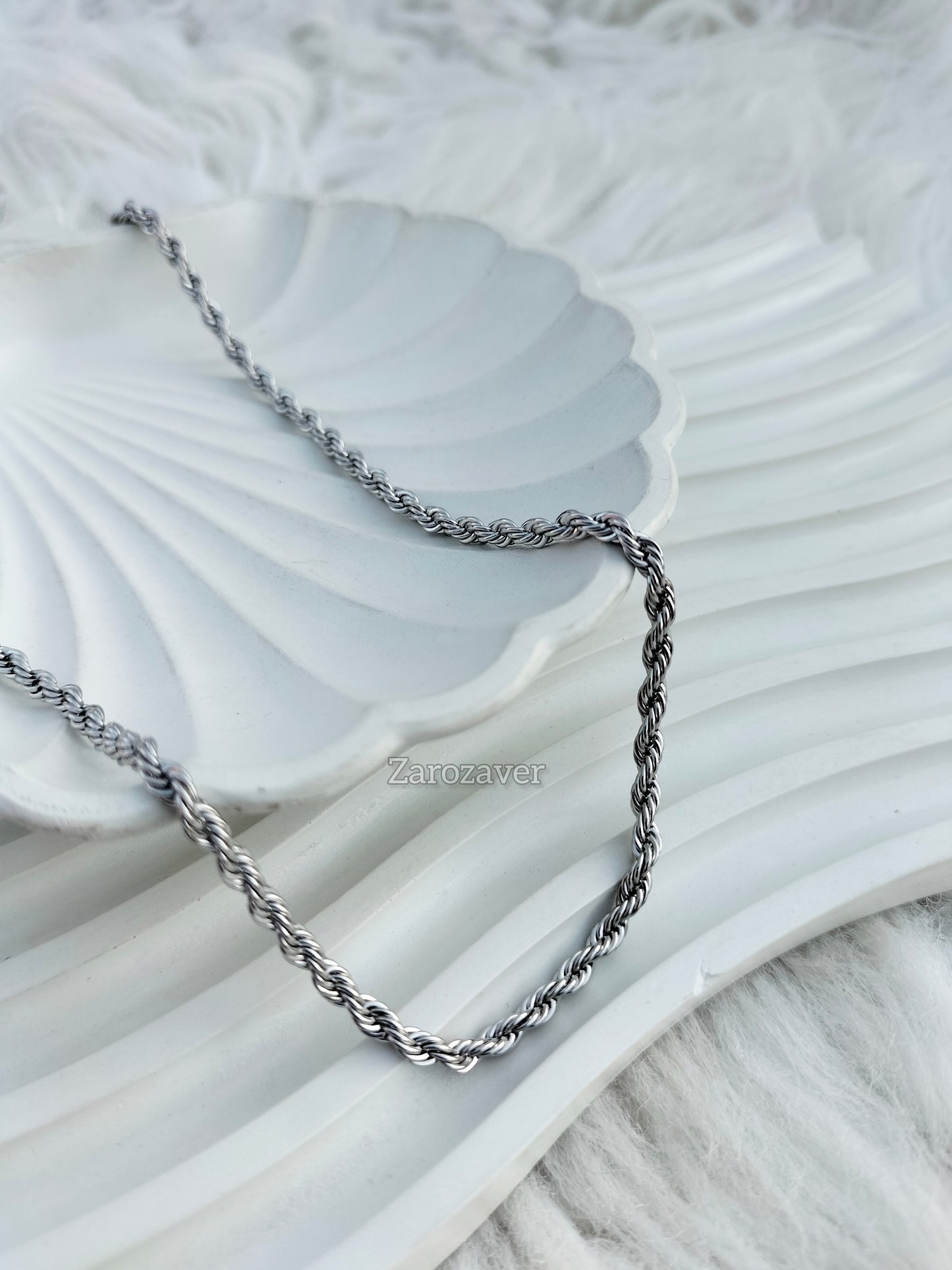 Twist necklace