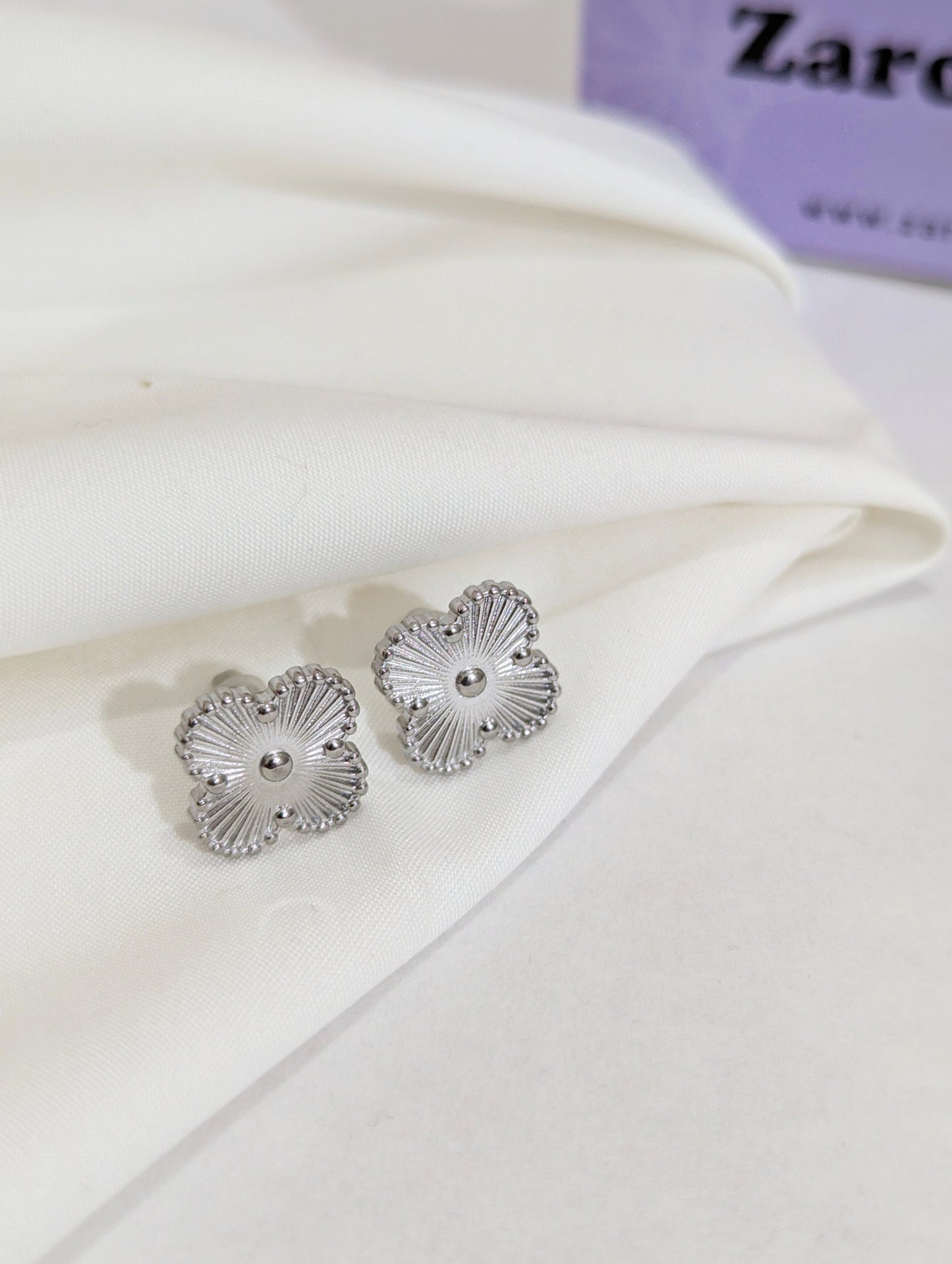 Silver clover Studs