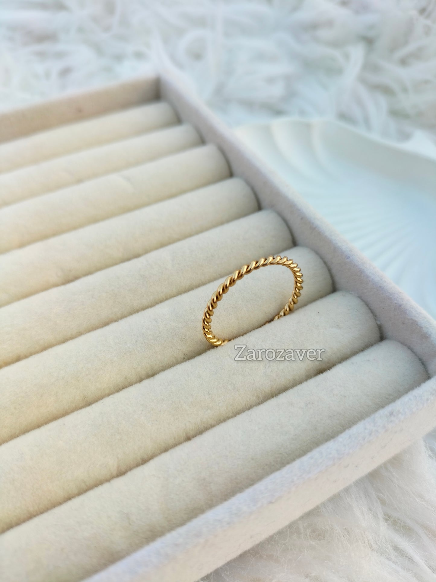 Dainty Twist Ring