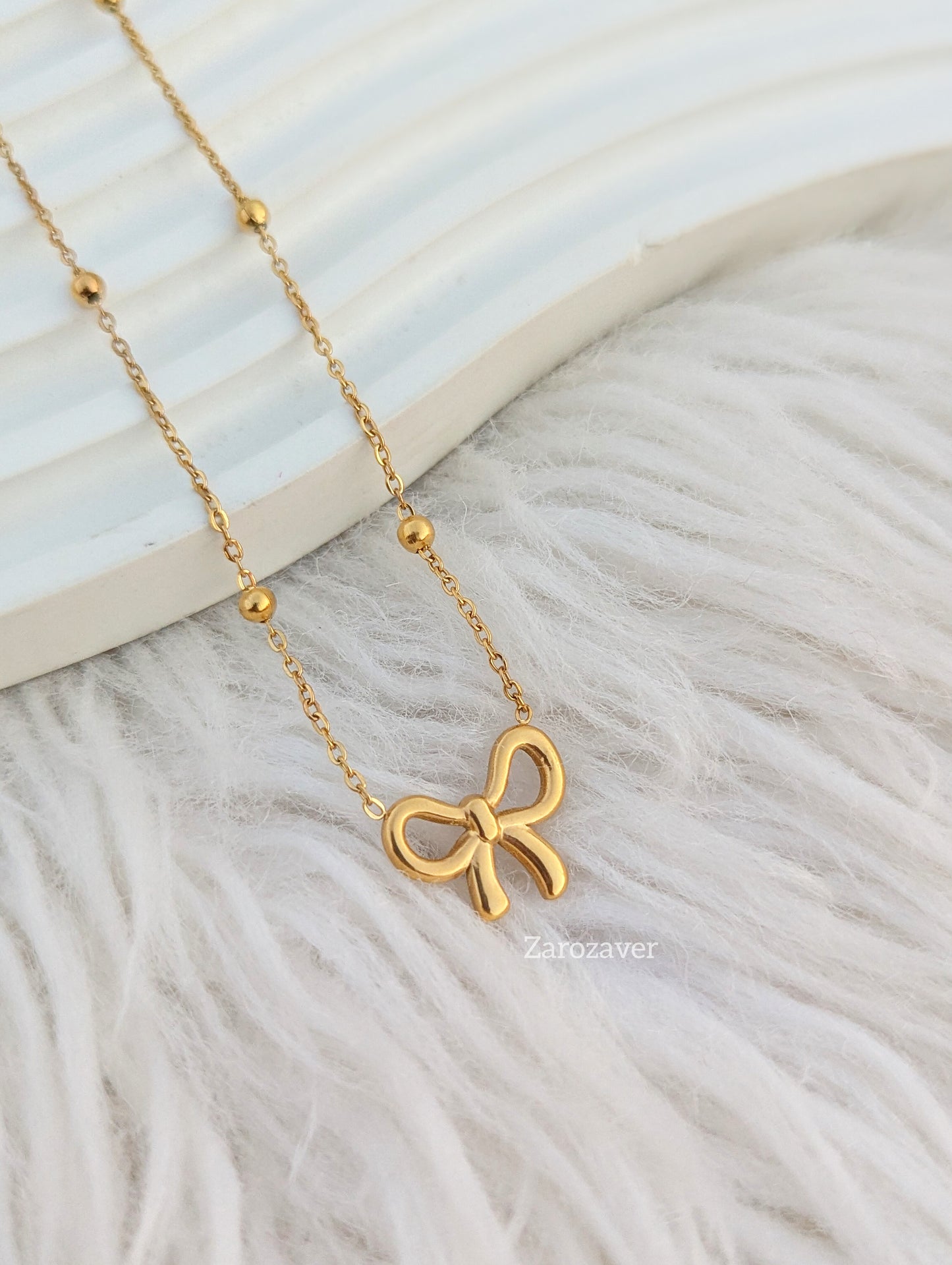 Bow Necklace