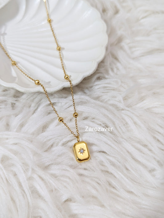 Stella Necklace
