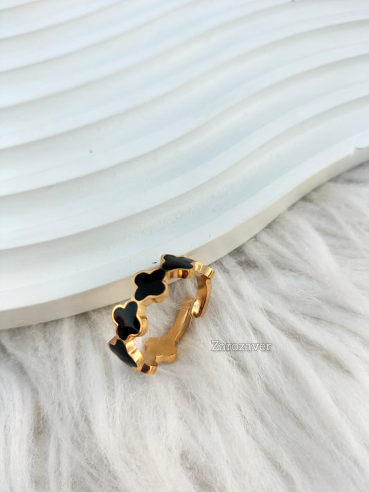 Clover Band Ring